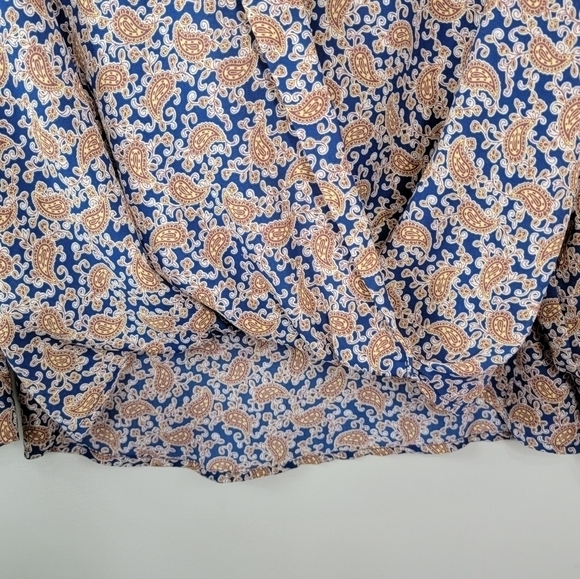 Gibson | Tan & Navy Paisley Crossover Blouse with Tucked Front Hem Size Small - Picture 4 of 6